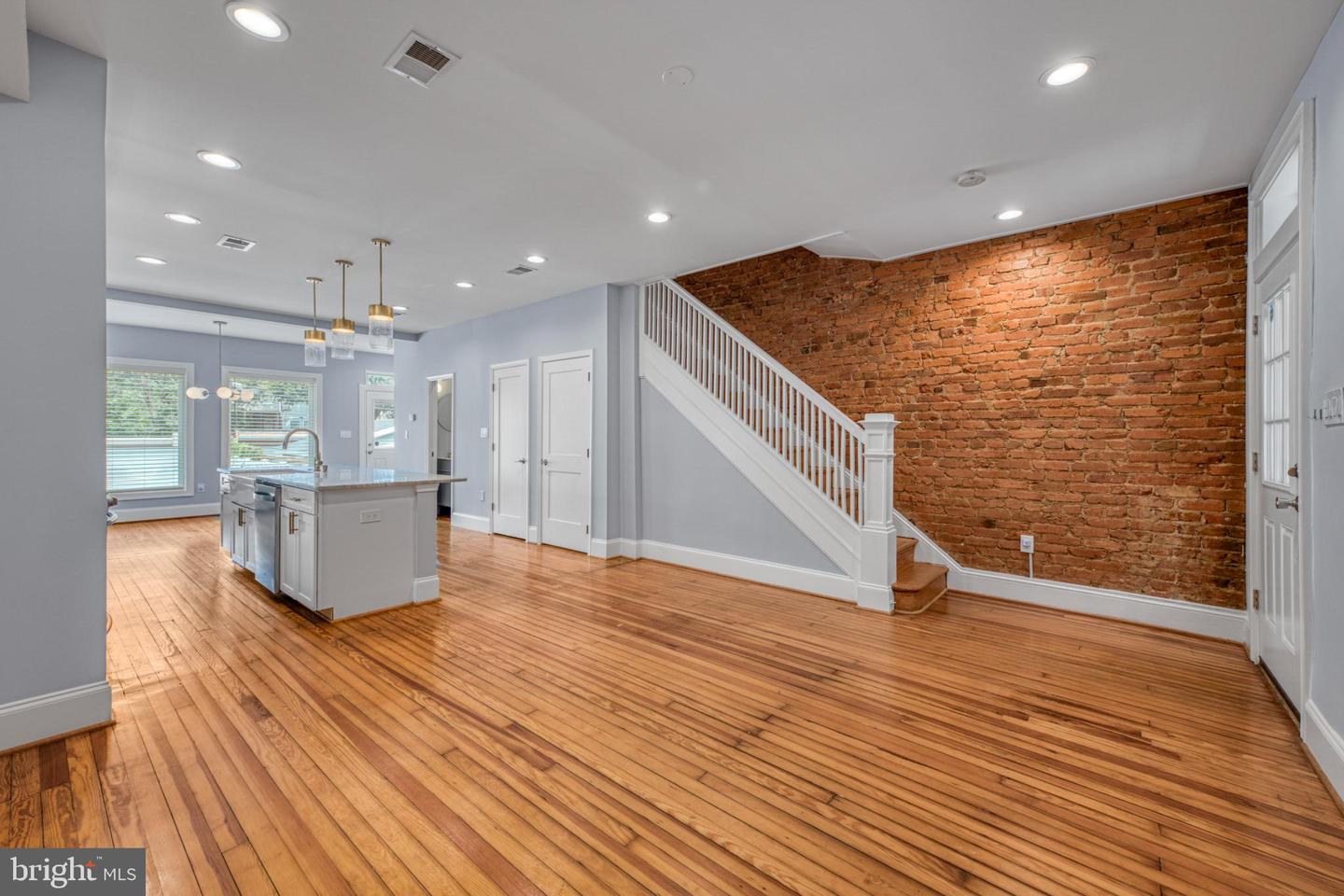 1606 Potomac Ave SE