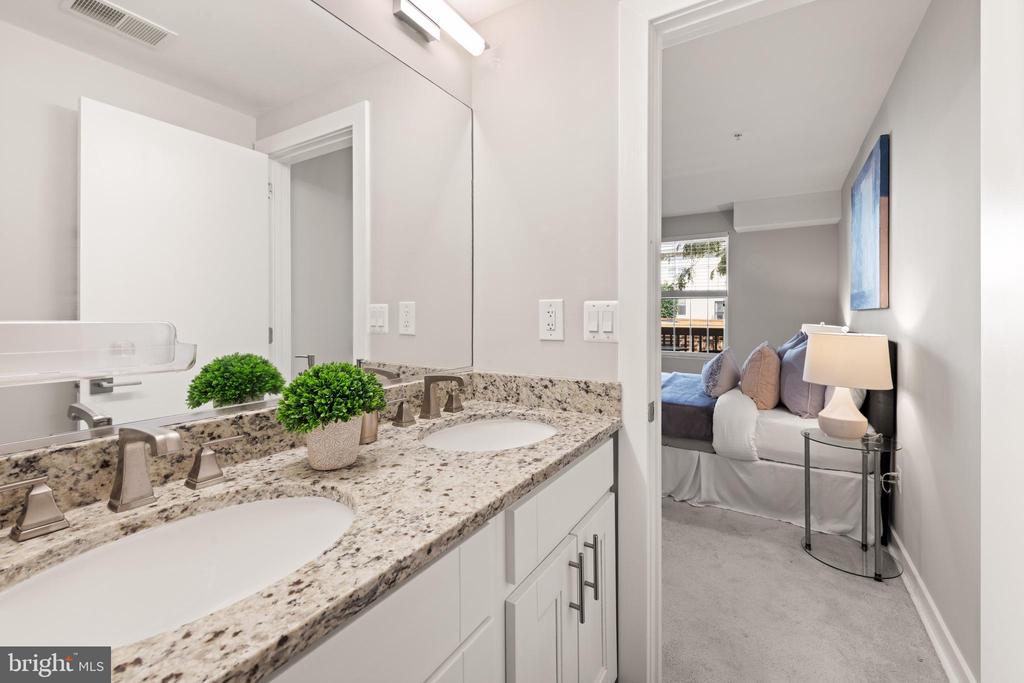 1812 D St NE #1
