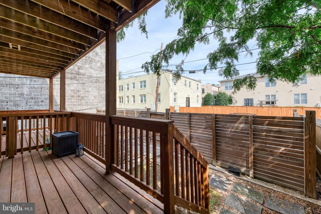 1812 D St NE #1