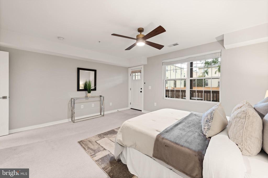 1812 D St NE #1