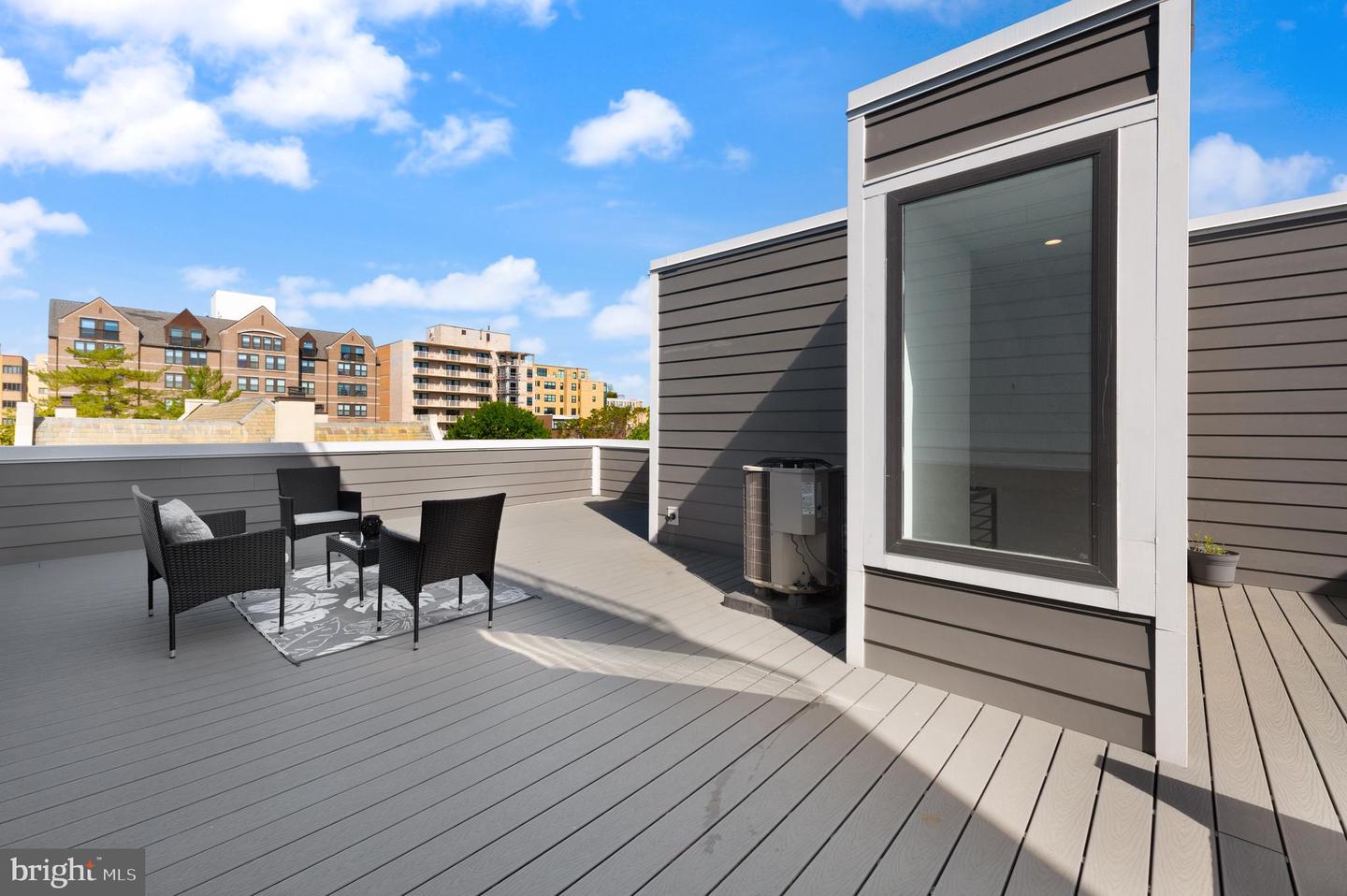 2612 University Pl NW #8