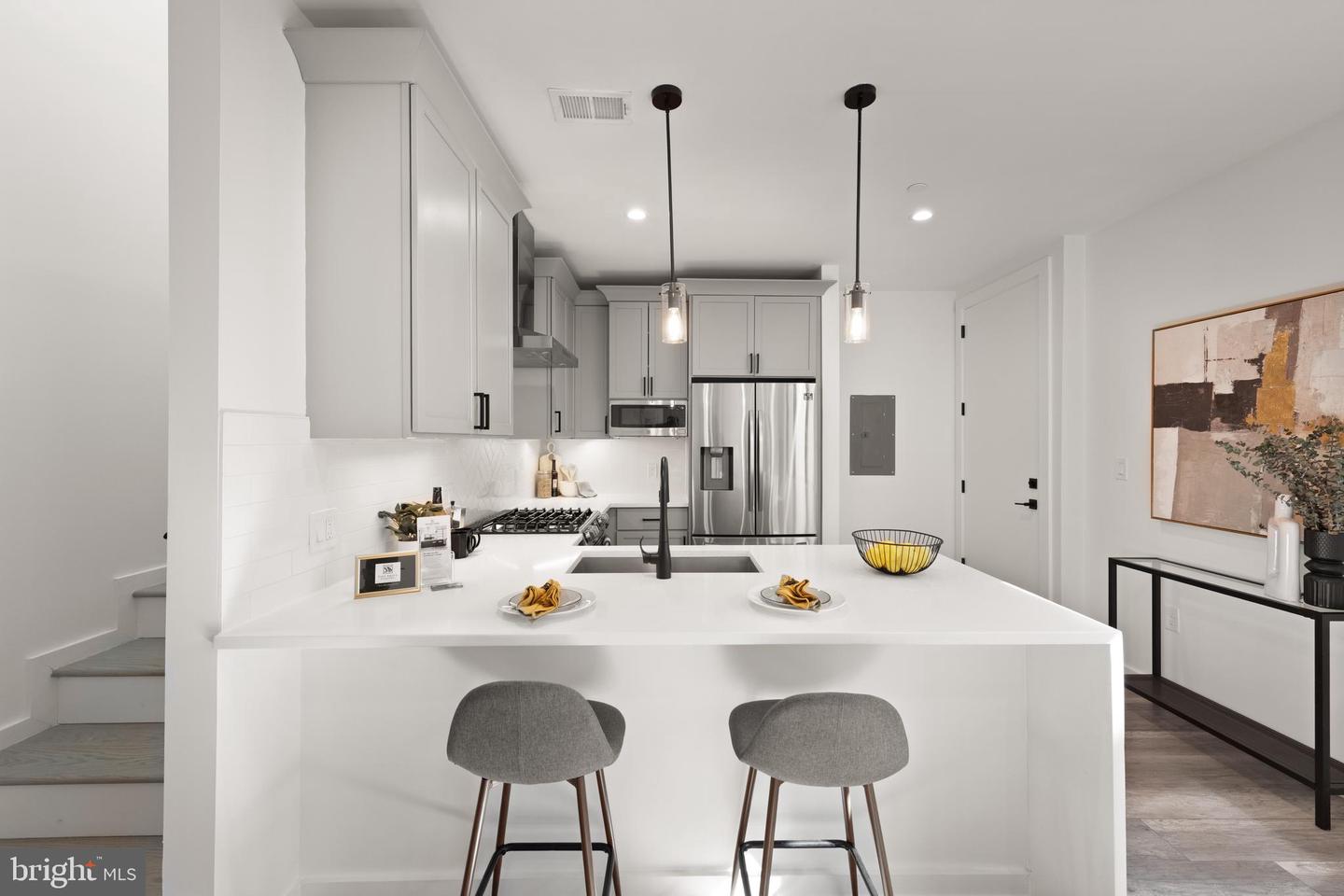 2612 University Pl NW #8
