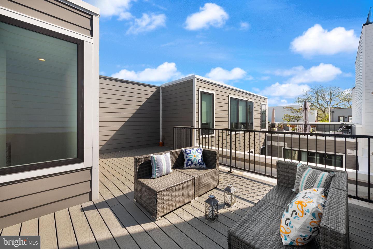 2612 University Pl NW #8