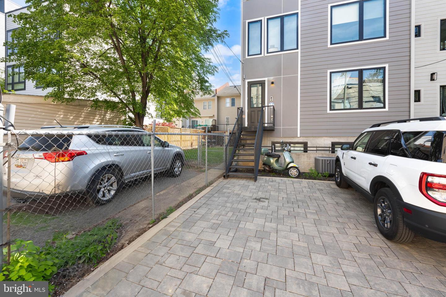 2612 University Pl NW #8