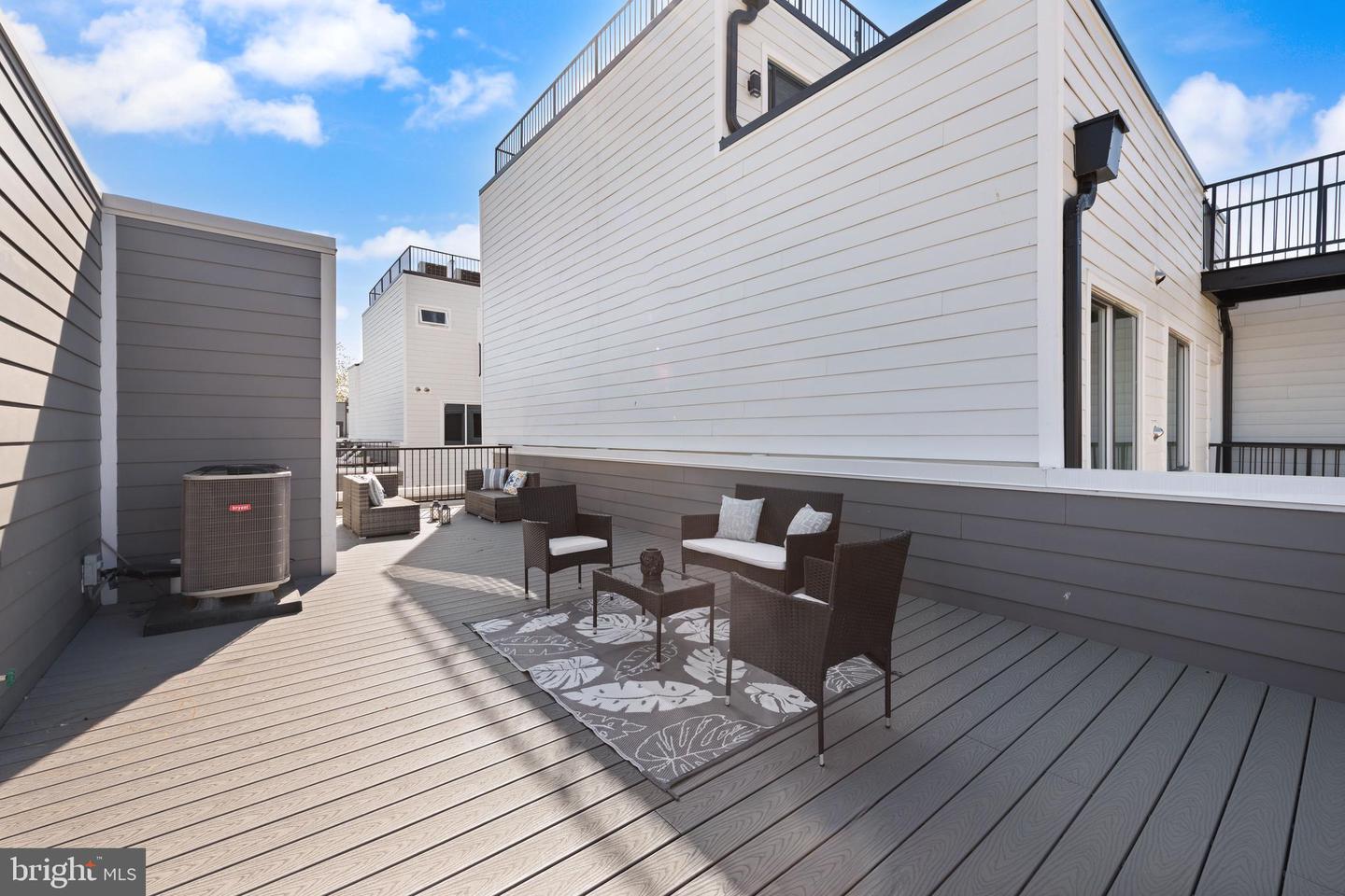 2612 University Pl NW #8