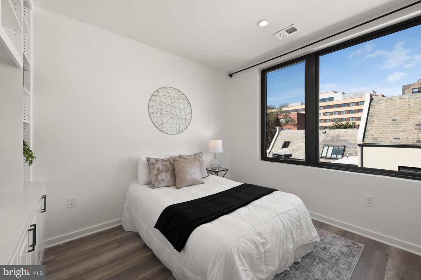 2612 University Pl NW #8