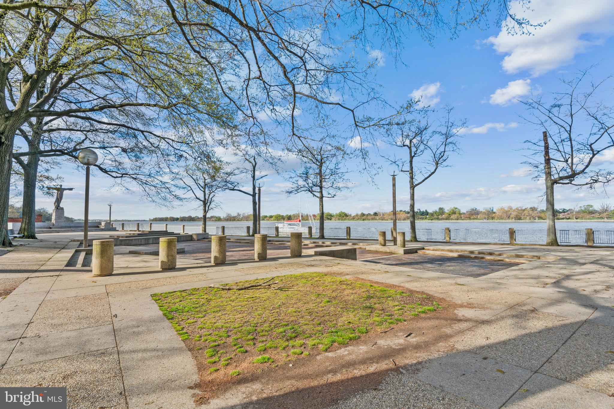 490 M STREET SW W802