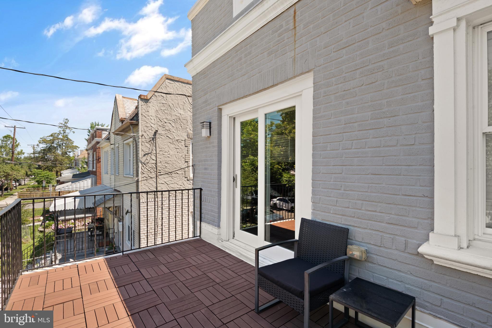 6303 9TH STREET NW