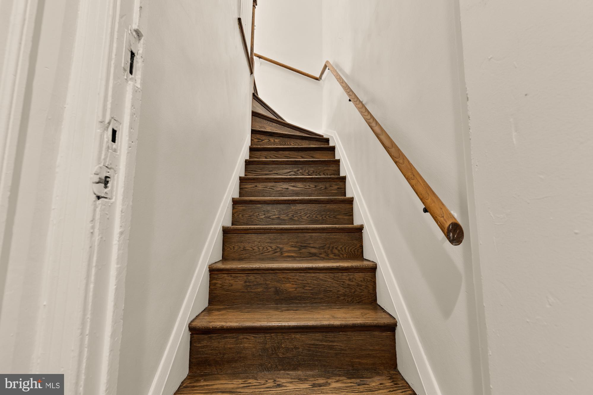 215 HAWAII AVENUE NE