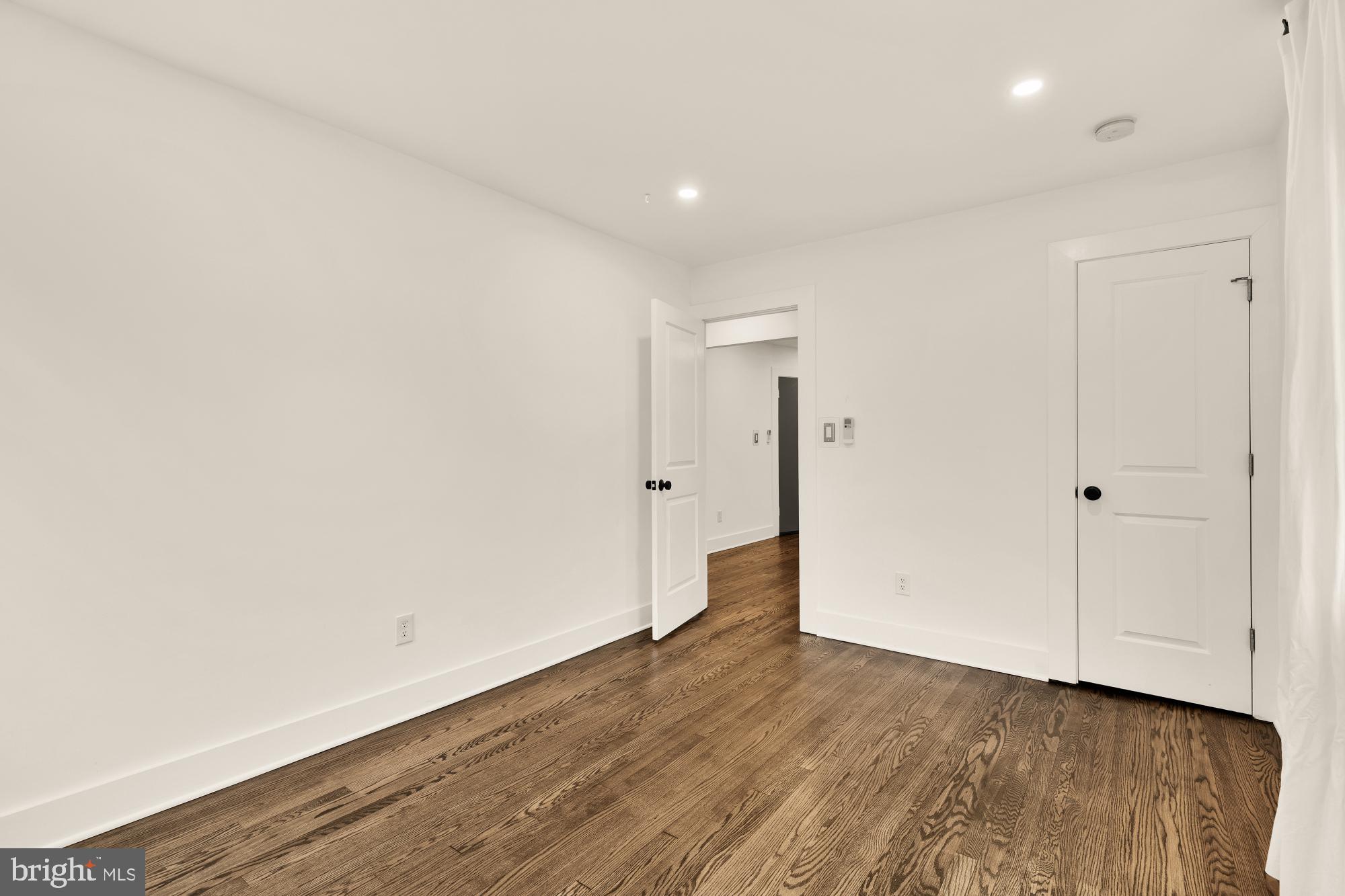 215 HAWAII AVENUE NE