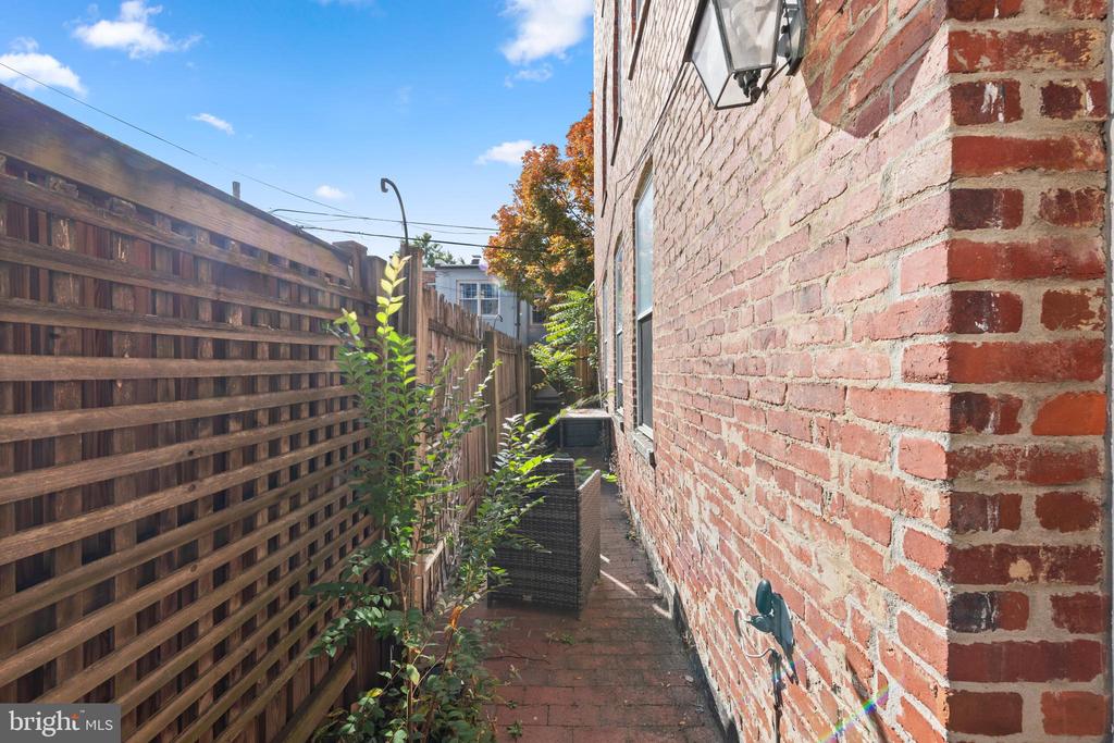 117 E STREET SE 103