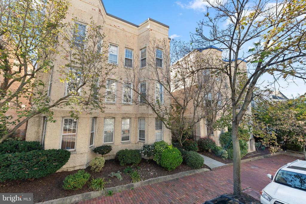 117 E STREET SE 103