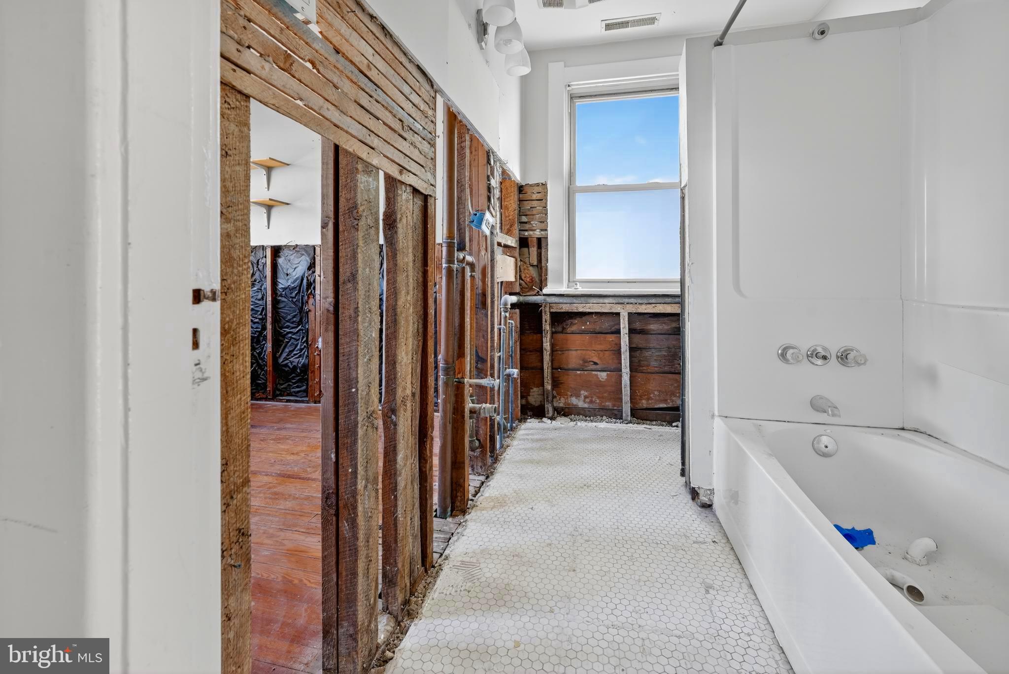 1211 DELAFIELD PLACE NW