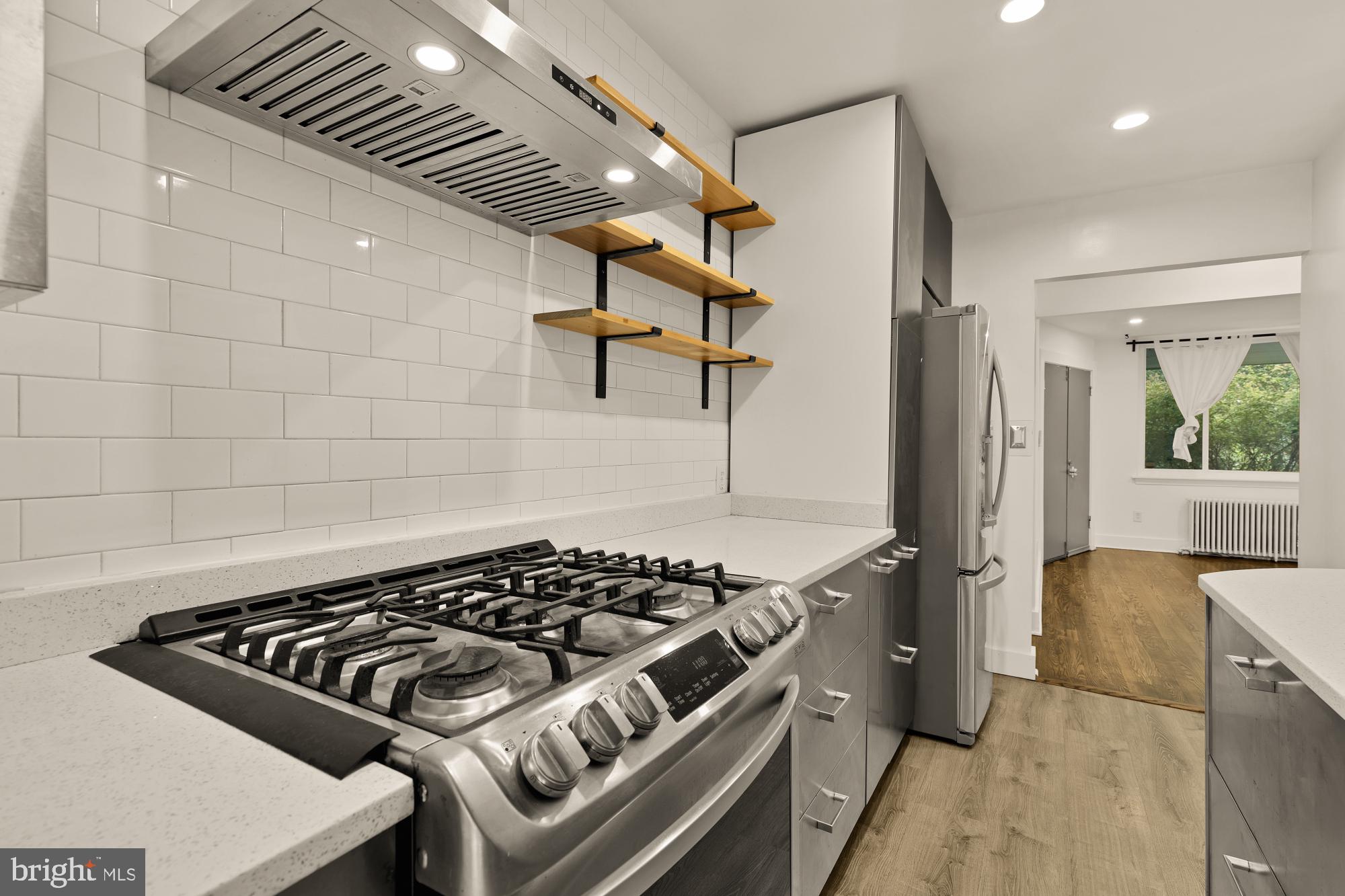 215 HAWAII AVENUE NE