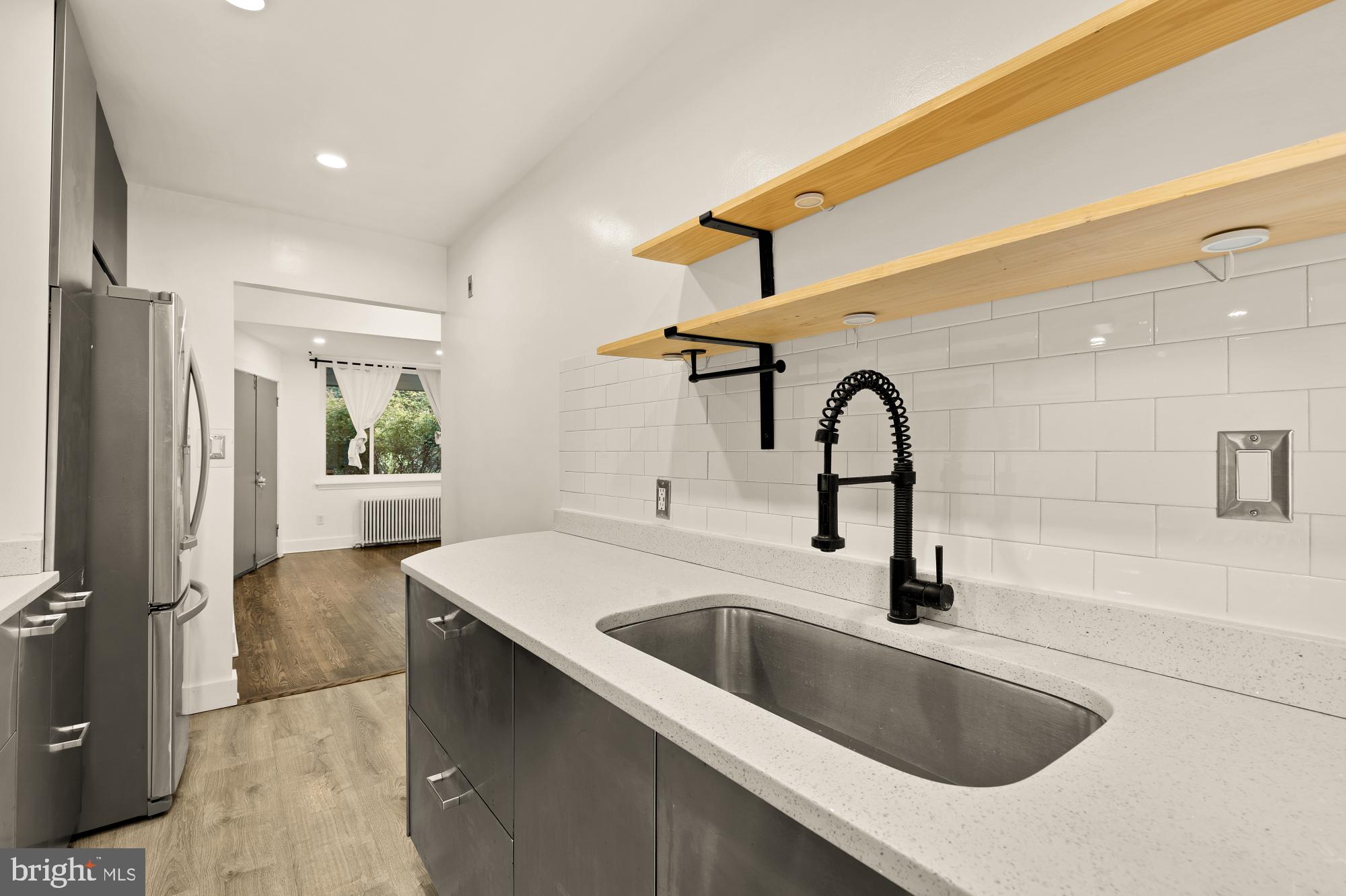 215 HAWAII AVENUE NE