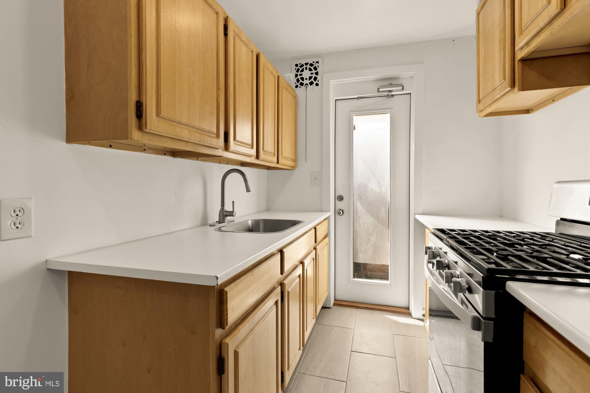 215 HAWAII AVENUE NE