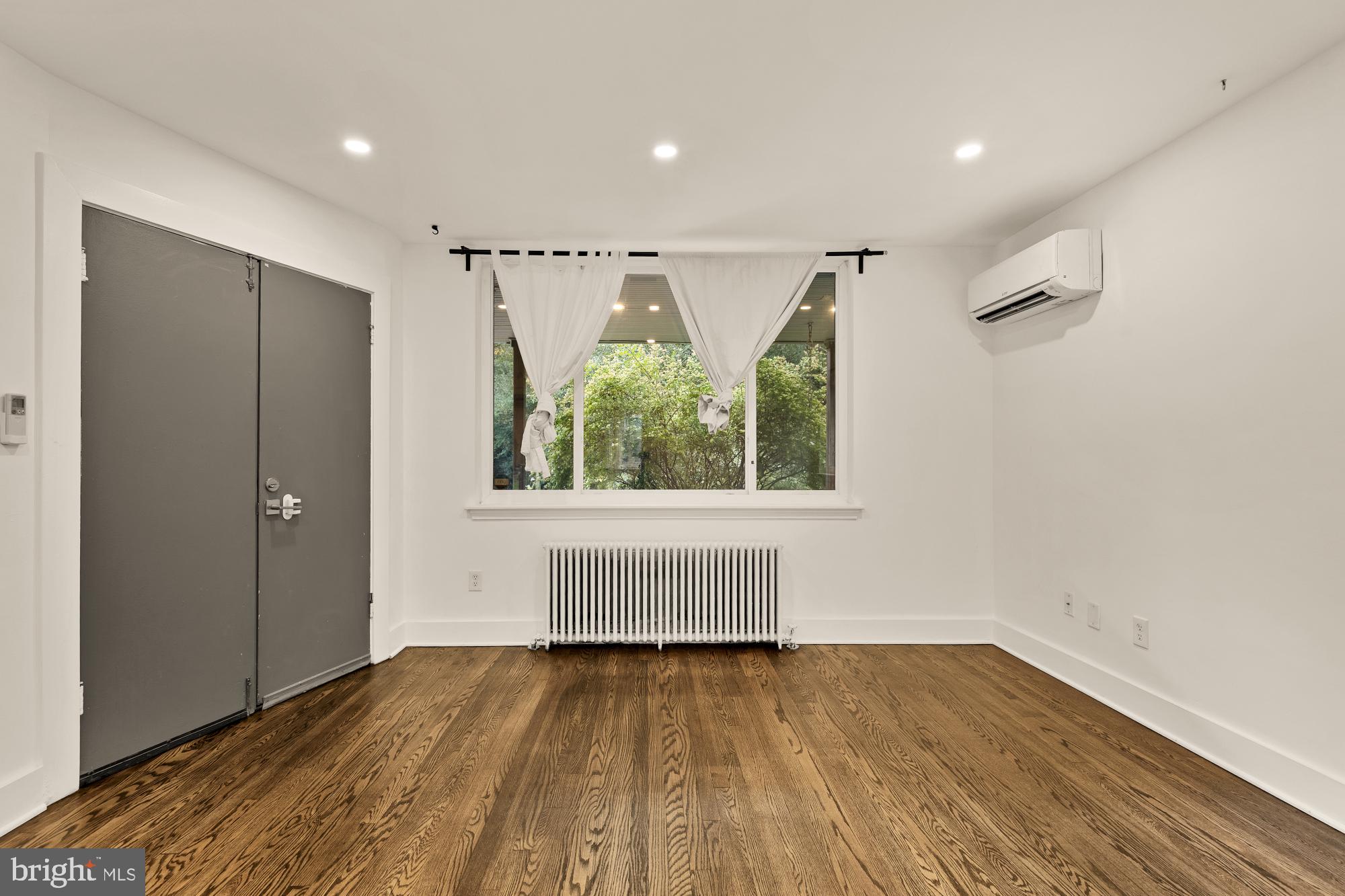 215 HAWAII AVENUE NE