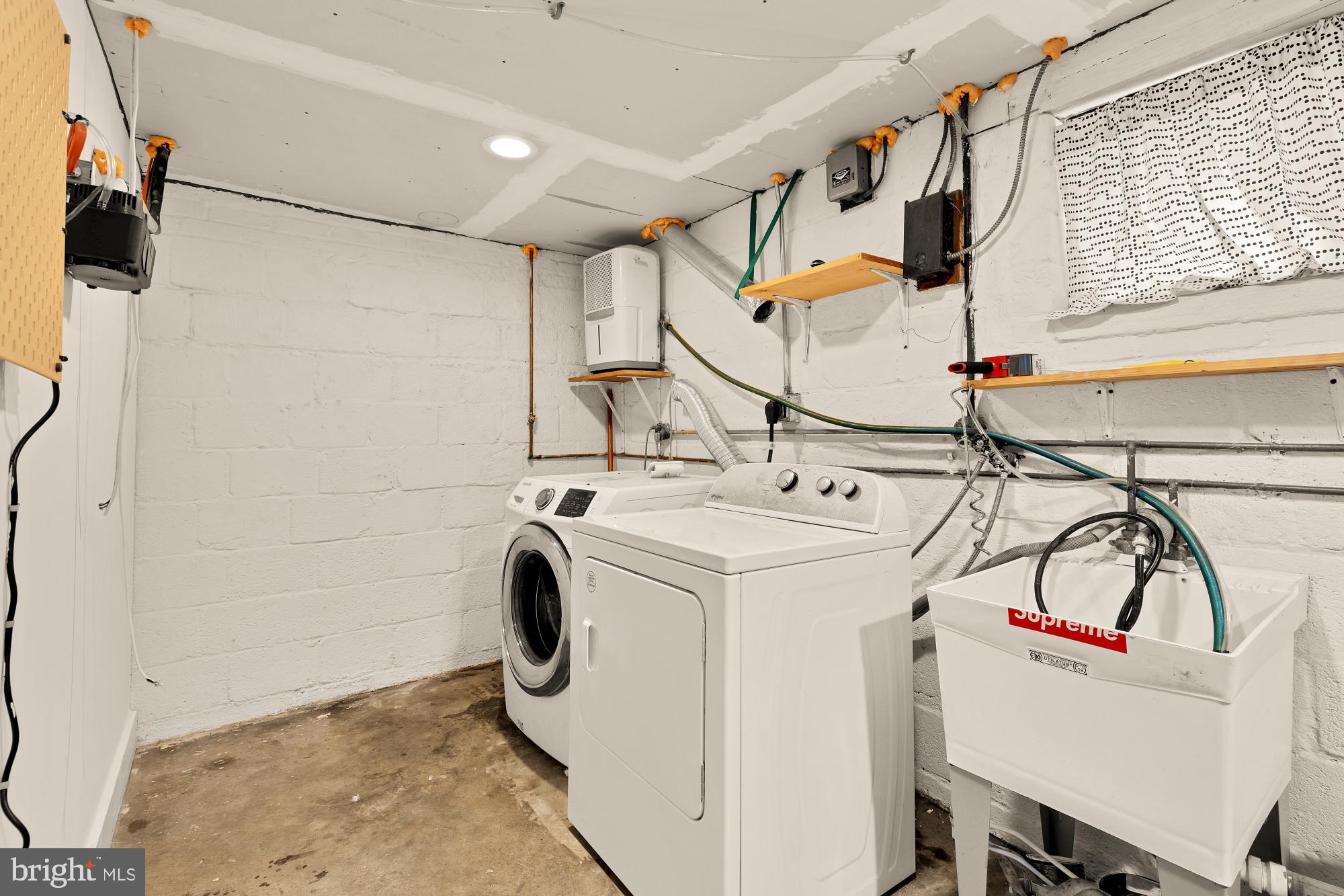 215 HAWAII AVENUE NE