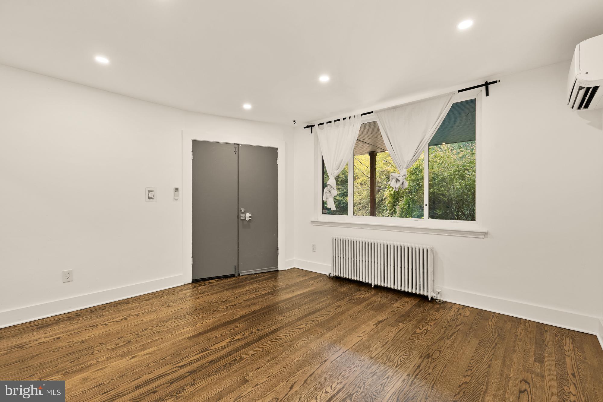 215 HAWAII AVENUE NE