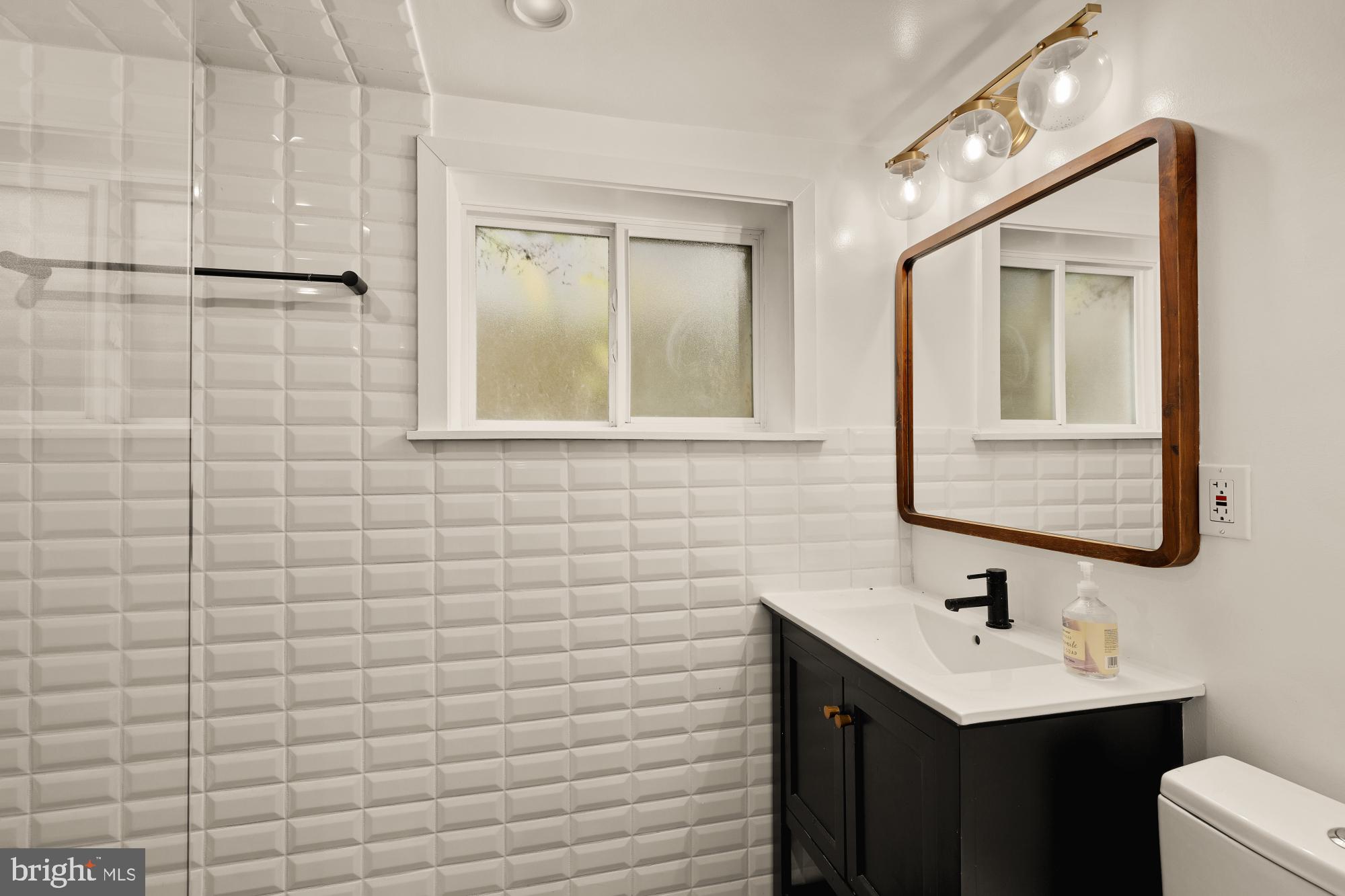 215 HAWAII AVENUE NE