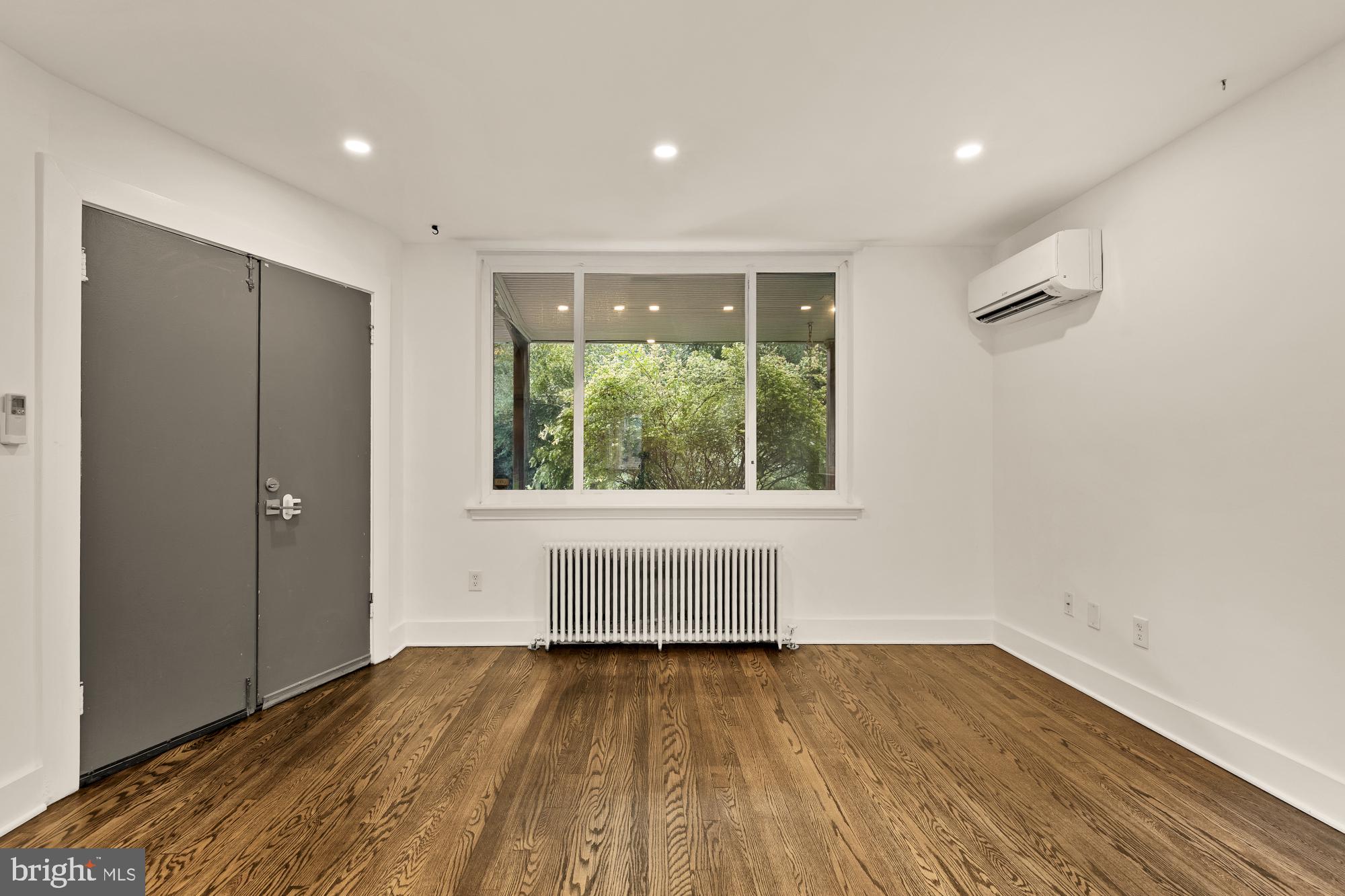 215 HAWAII AVENUE NE