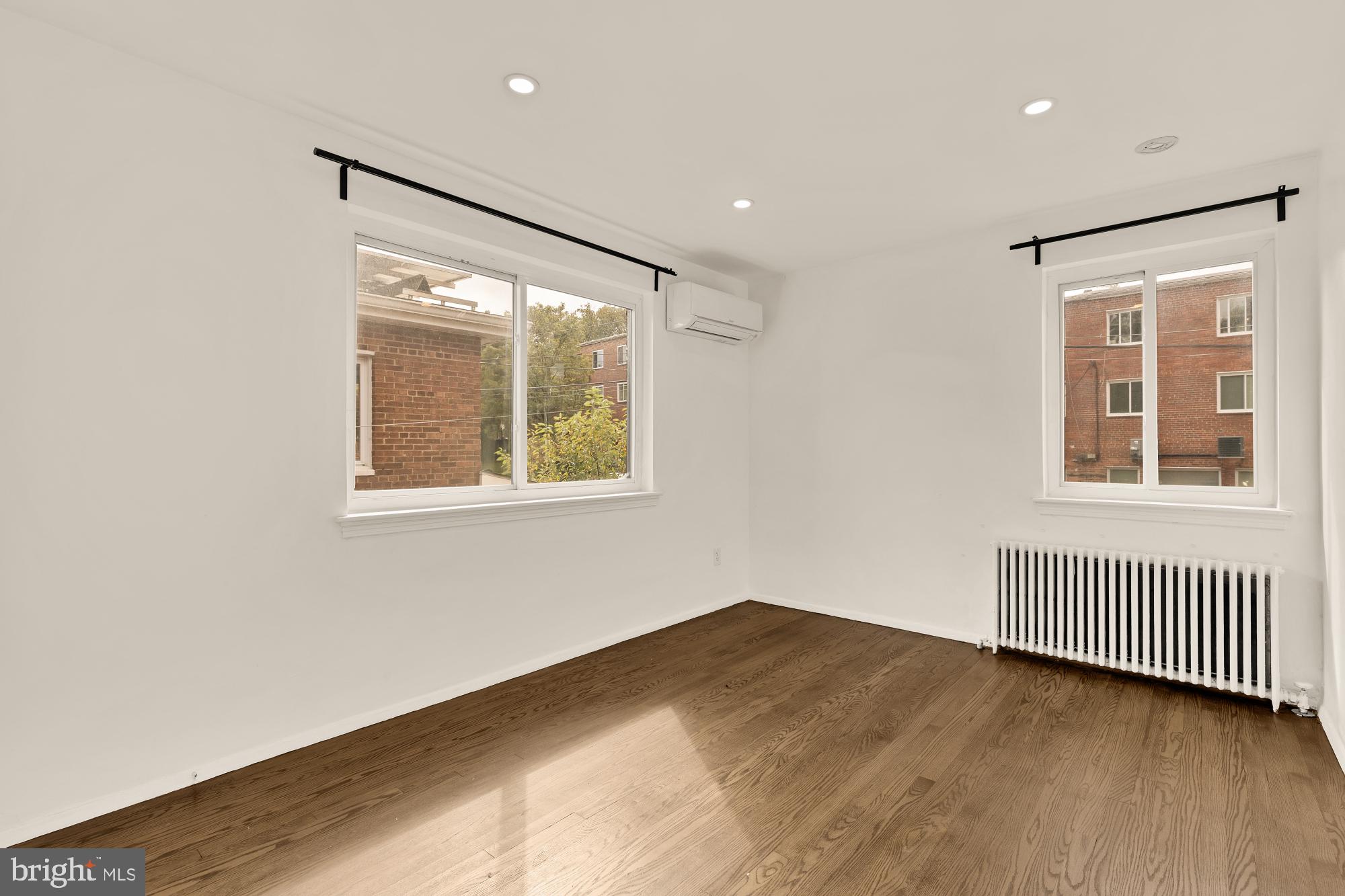 215 HAWAII AVENUE NE