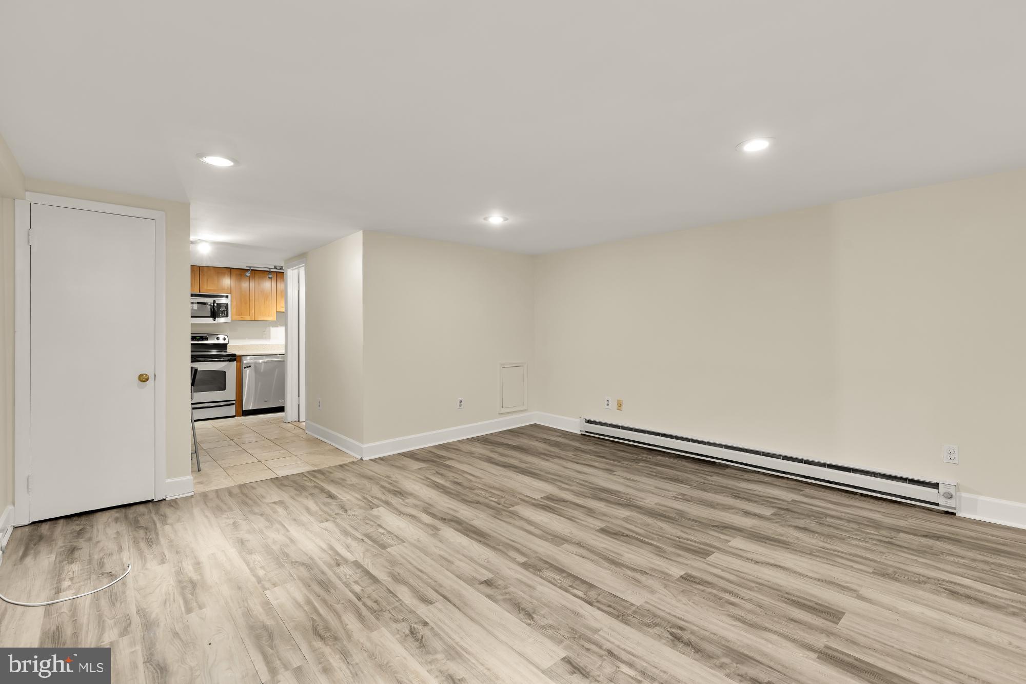 650 E STREET NE BASEMENT