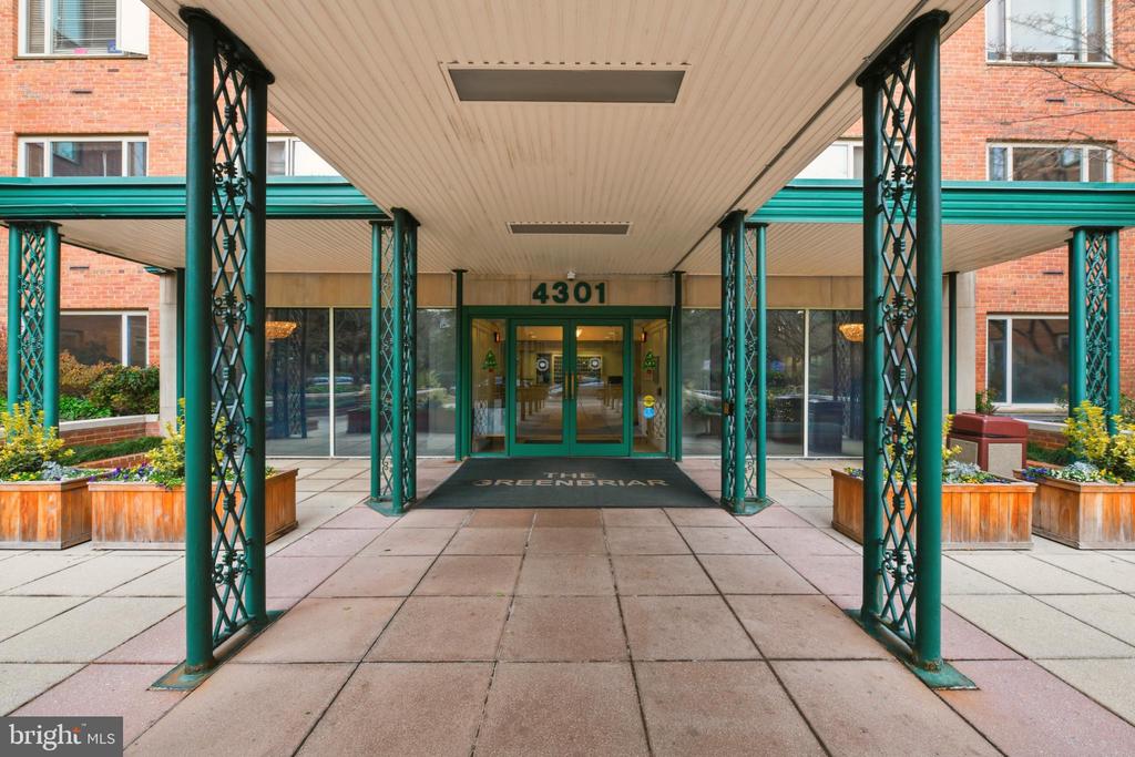 4301 MASSACHUSETTS AVENUE NW 8002