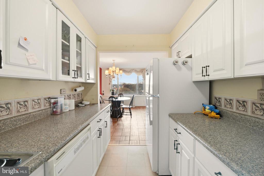 4301 MASSACHUSETTS AVENUE NW 8002