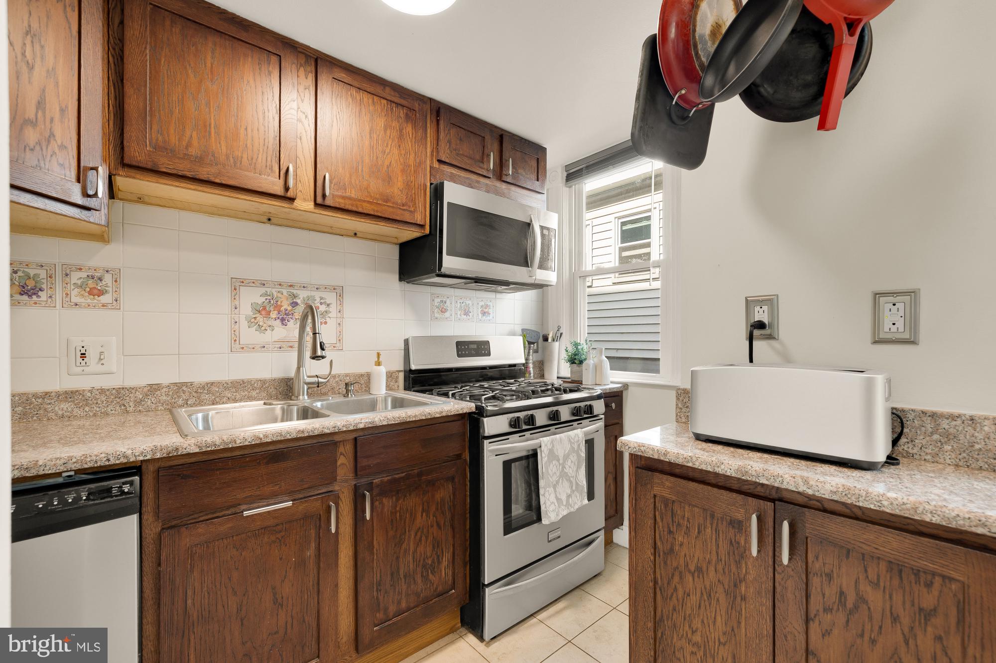 1620 HAMLIN STREET NE