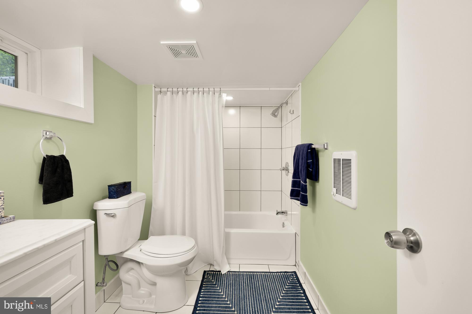 1620 HAMLIN STREET NE