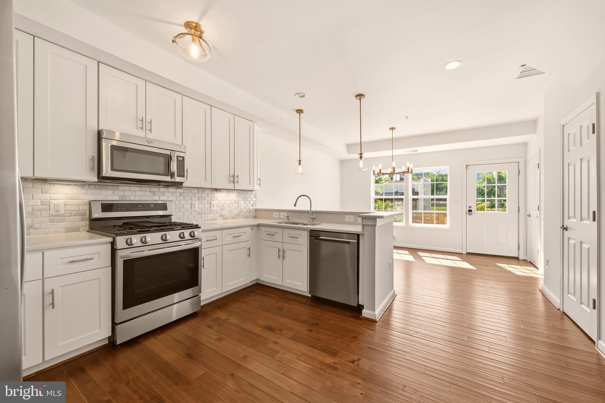 218 20TH STREET NE 3