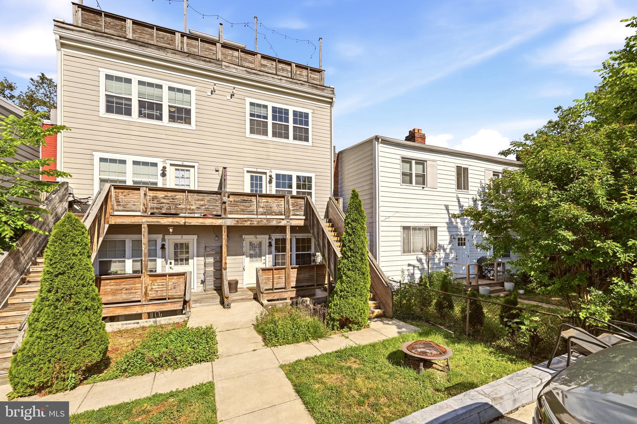 218 20TH STREET NE 3