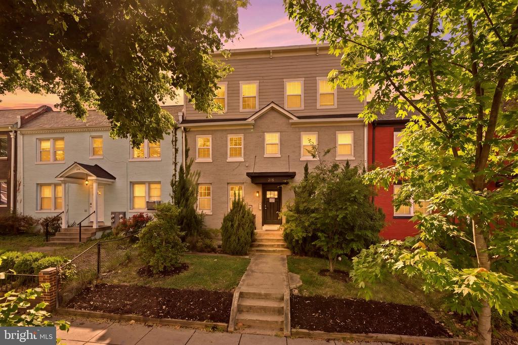 218 20TH STREET NE 3