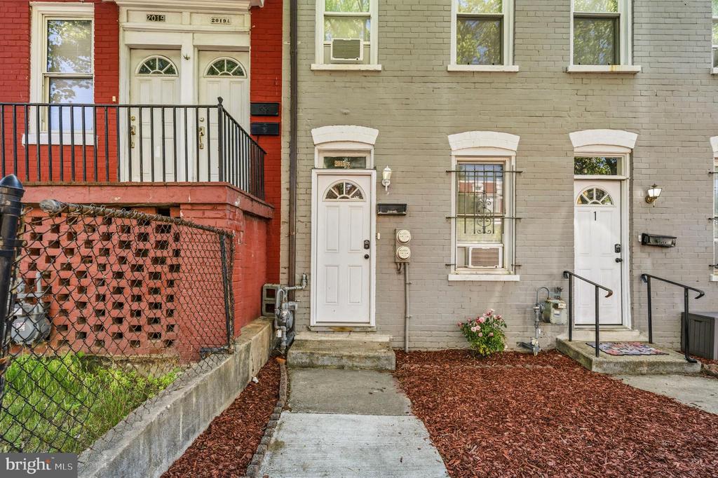 2015 4TH STREET NE