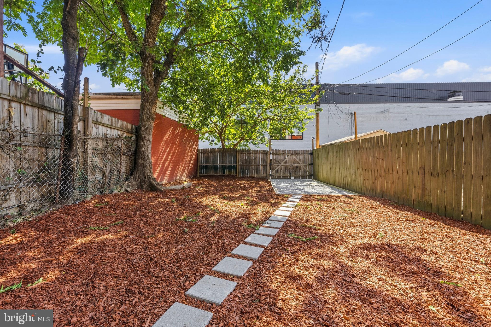 2015 4TH STREET NE