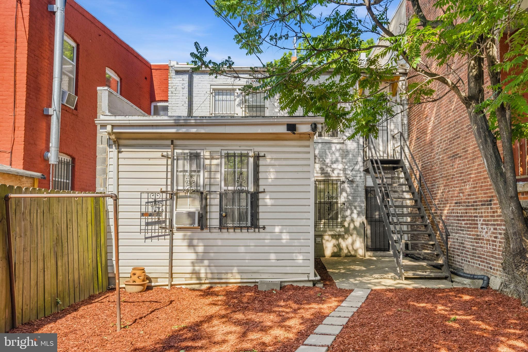 2015 4TH STREET NE