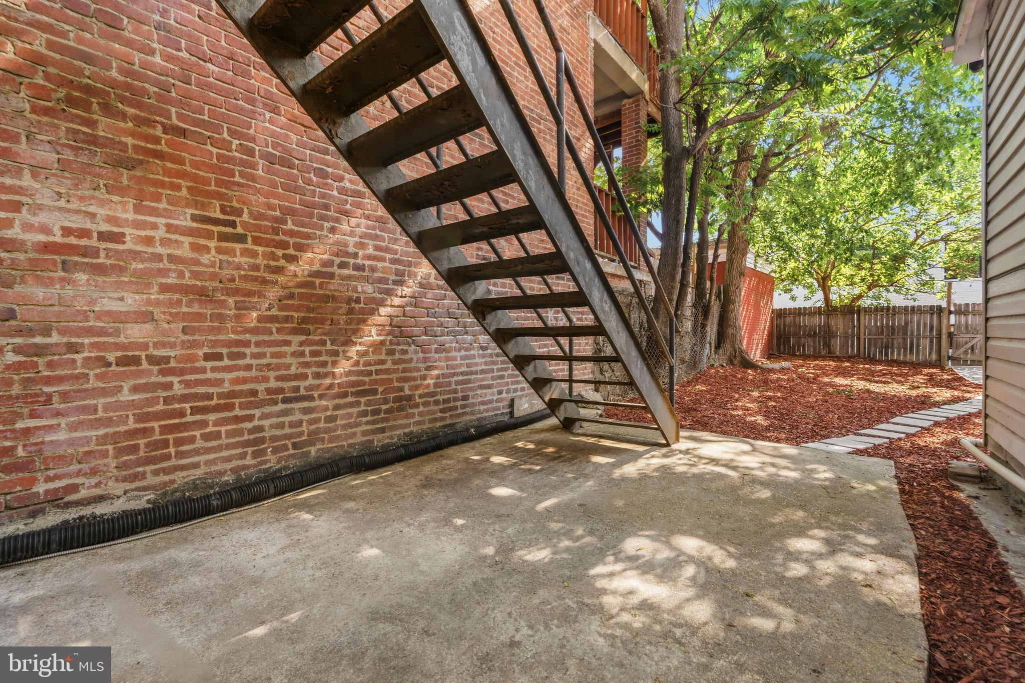 2015 4TH STREET NE