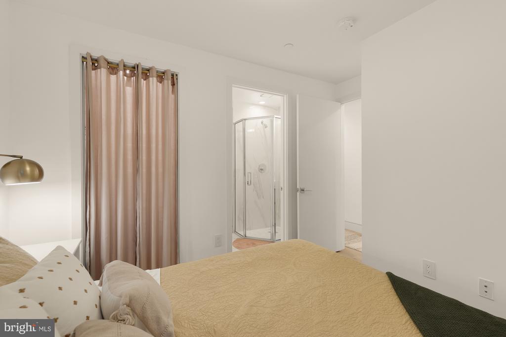 4013 DAVIS PLACE NW Unit: 1