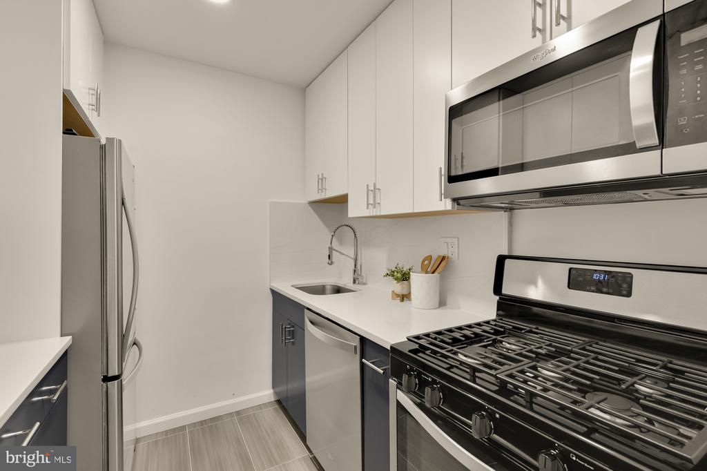 2400 41ST STREET NW 212