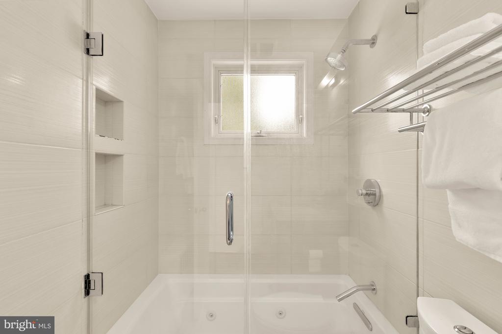 2400 41ST STREET NW 212