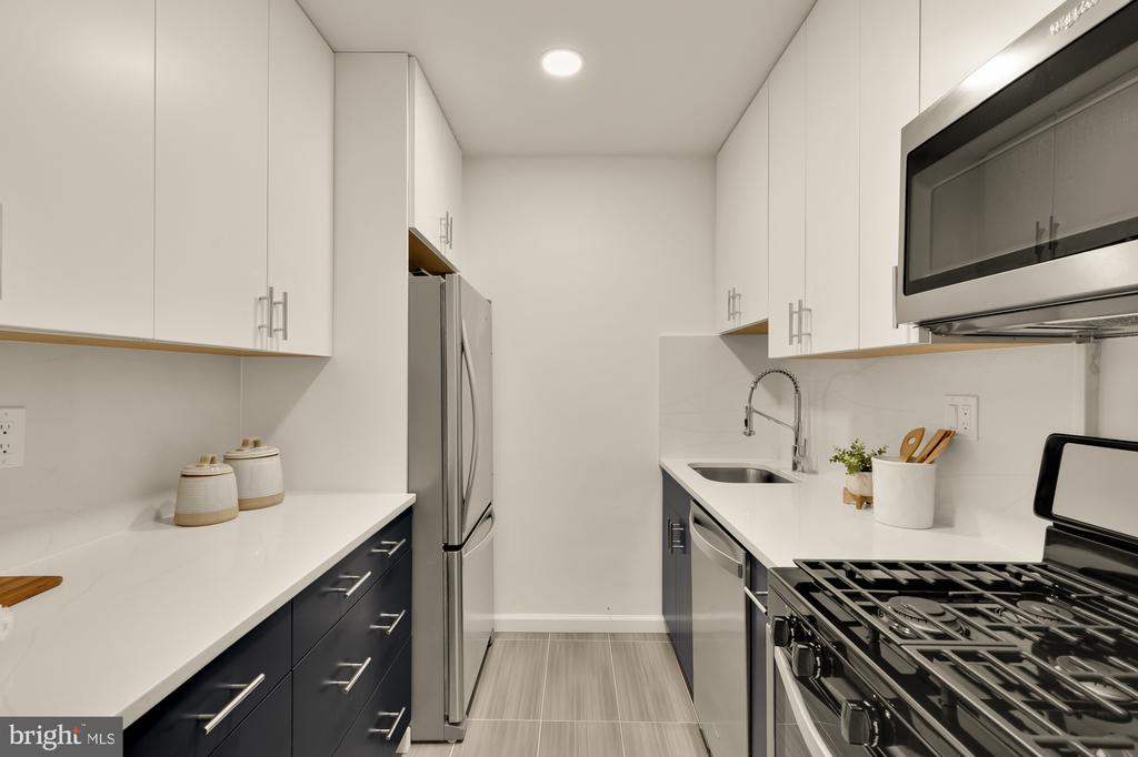 2400 41ST STREET NW 212