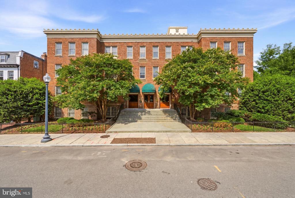 2410 20TH STREET NW 106
