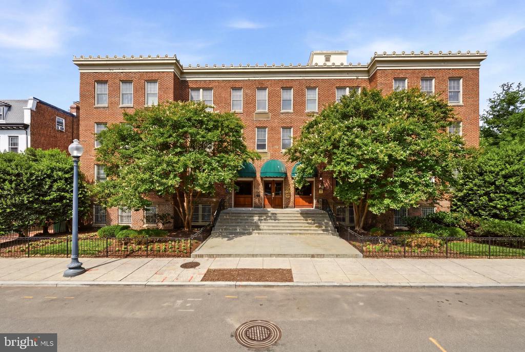 2410 20TH STREET NW 106