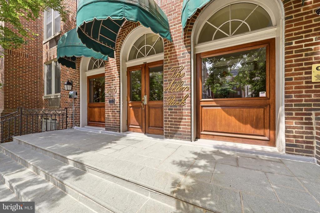 2410 20TH STREET NW 106