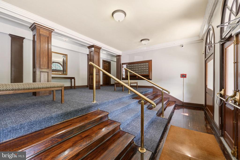 2410 20TH STREET NW 106