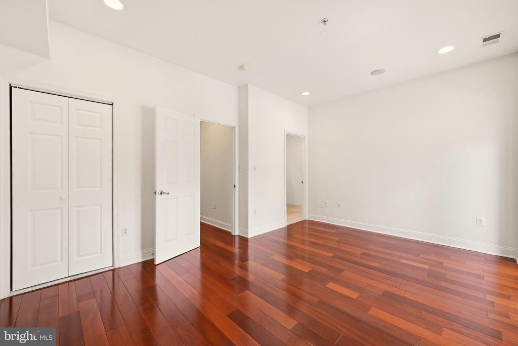 1610 11TH STREET NW Unit: 2B