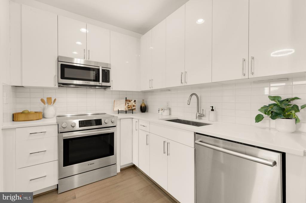 1500 PENNSYLVANIA AVENUE SE Unit: 305