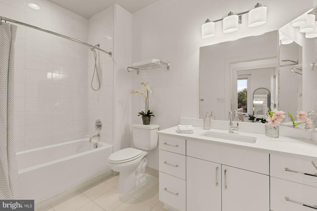 1500 PENNSYLVANIA AVENUE SE Unit: 305