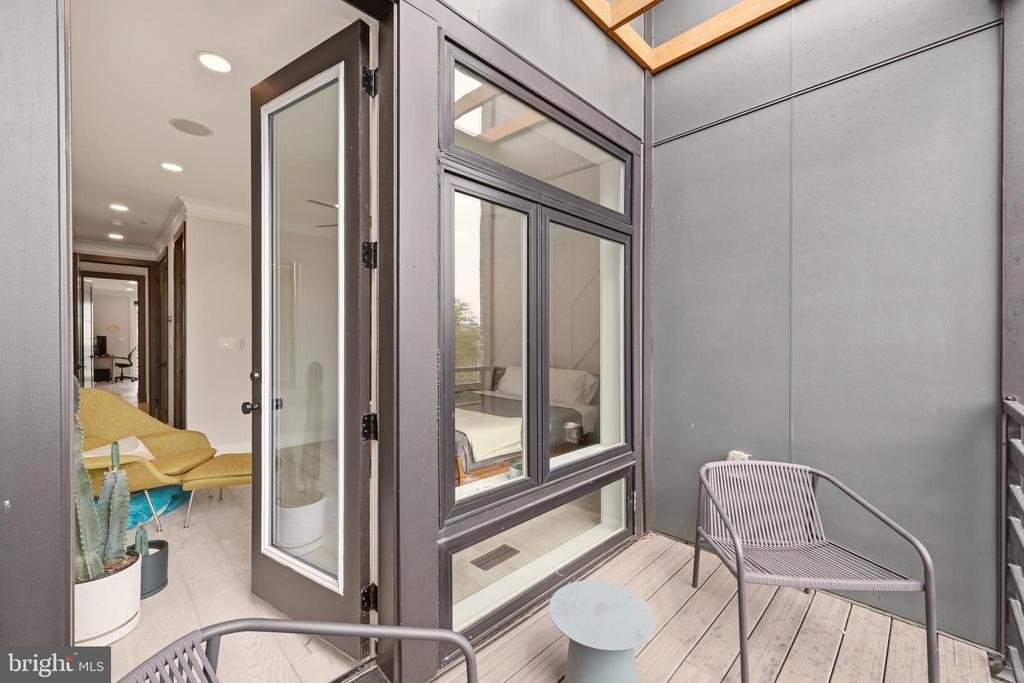 3554 13TH STREET NW Unit: 2